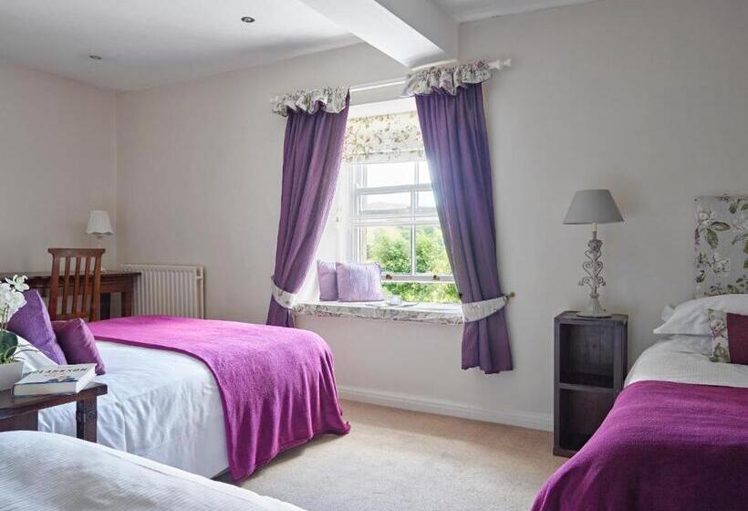 패밀리 룸, Tennant Arms