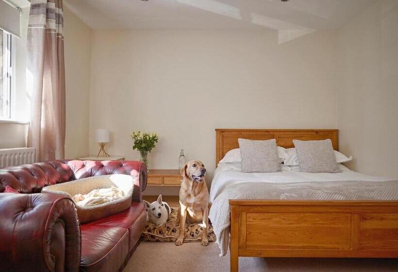 스탠다드 룸, Tennant Arms