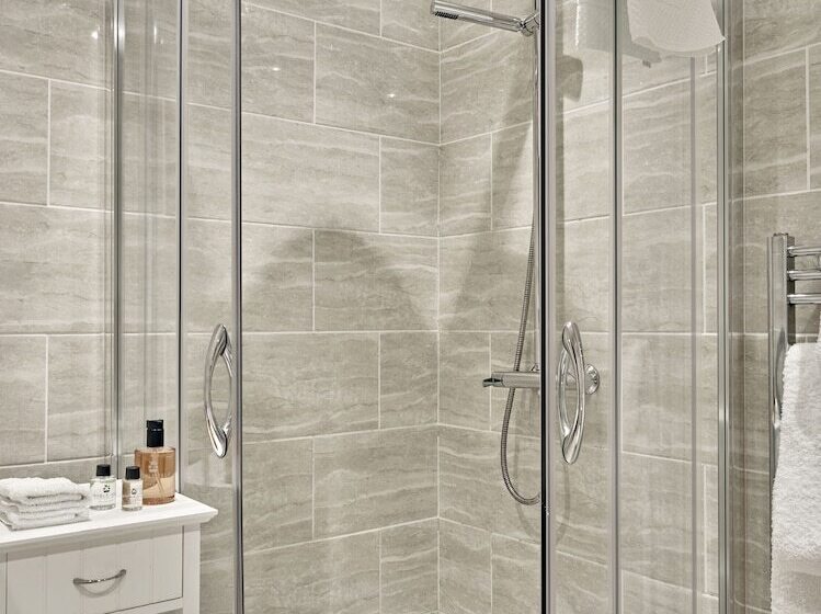 스탠다드 룸, Tennant Arms