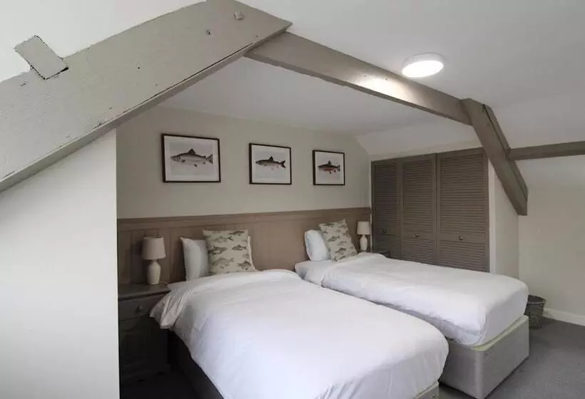 ２ベッドルームハウス, Anglers Arms