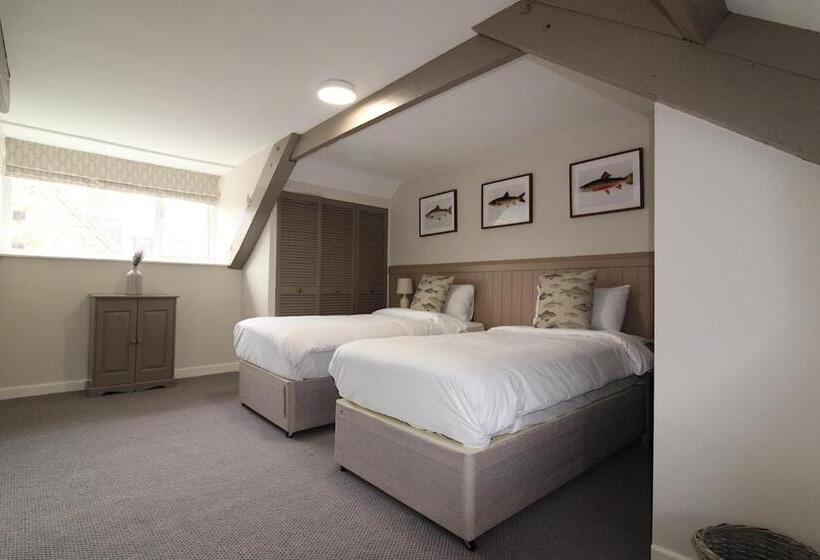 خانه 2 خوابه, Anglers Arms