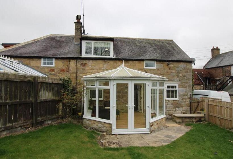 خانه 2 خوابه, Anglers Arms