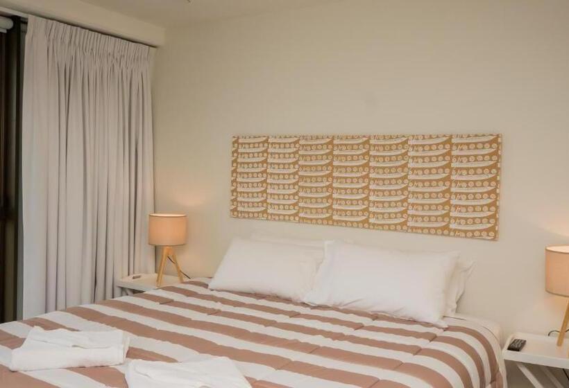 침실 3개 바다 전망 아파트, Norfolk Luxury Beachfront Apartments