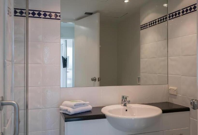 Апартаменты 3 Спальни Вид на Море, Norfolk Luxury Beachfront Apartments
