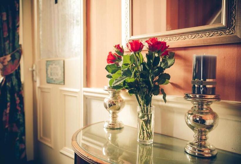 اتاق استاندارد یک نفره, Homelands Guest House