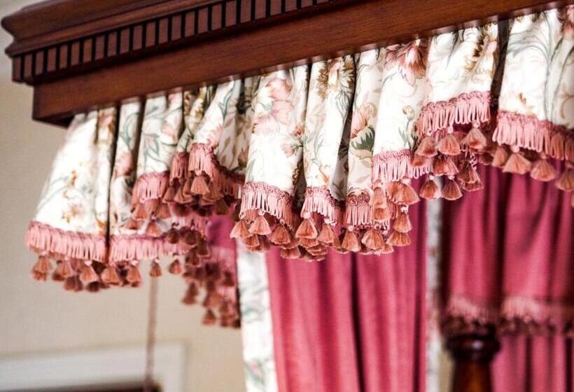 غرفة أساسية, Tall Storeys