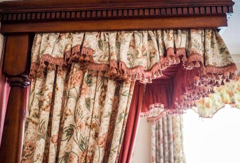 غرفة أساسية, Tall Storeys