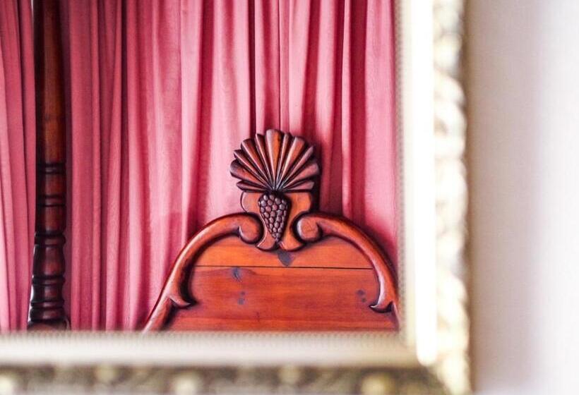 غرفة أساسية, Tall Storeys