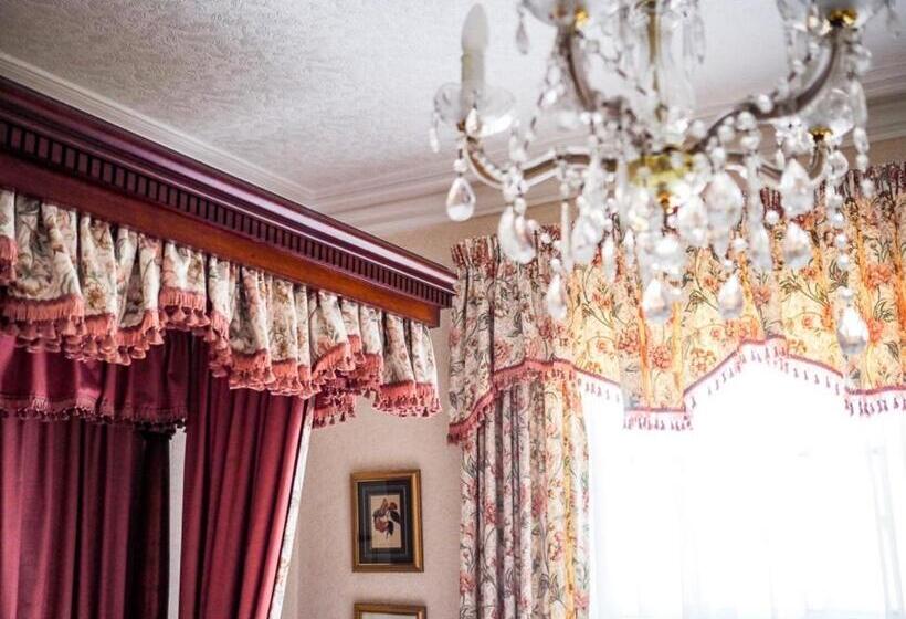 غرفة أساسية, Tall Storeys