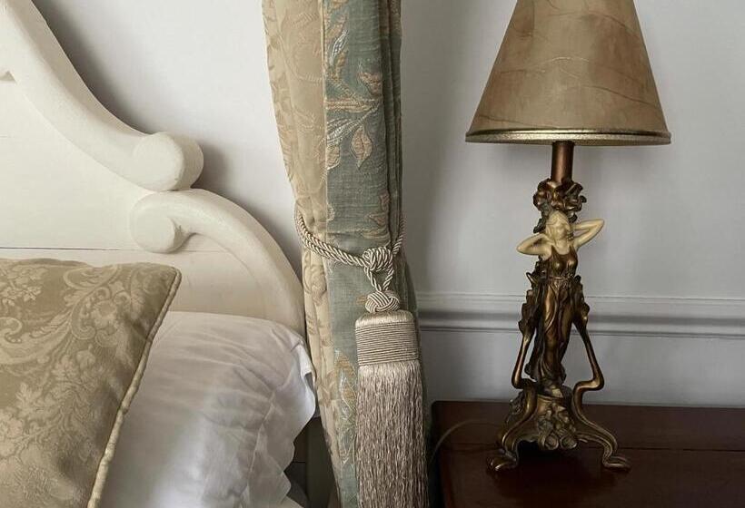 غرفة قياسية, Tall Storeys