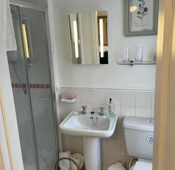 غرفة قياسية, Tall Storeys