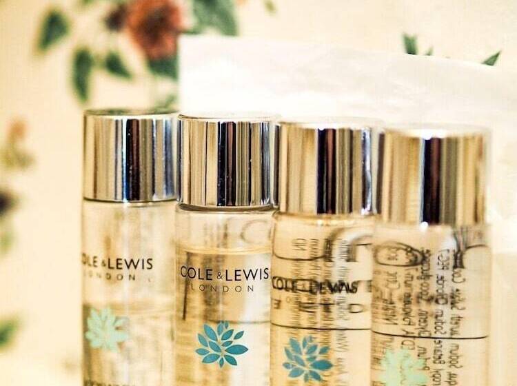 غرفة أساسية, Tall Storeys