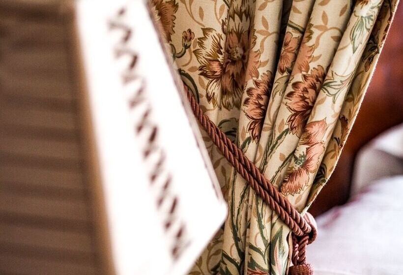 غرفة أساسية, Tall Storeys