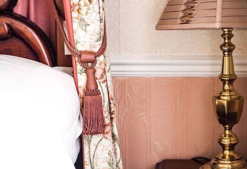 غرفة أساسية, Tall Storeys