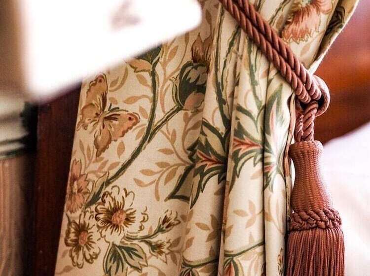 غرفة أساسية, Tall Storeys