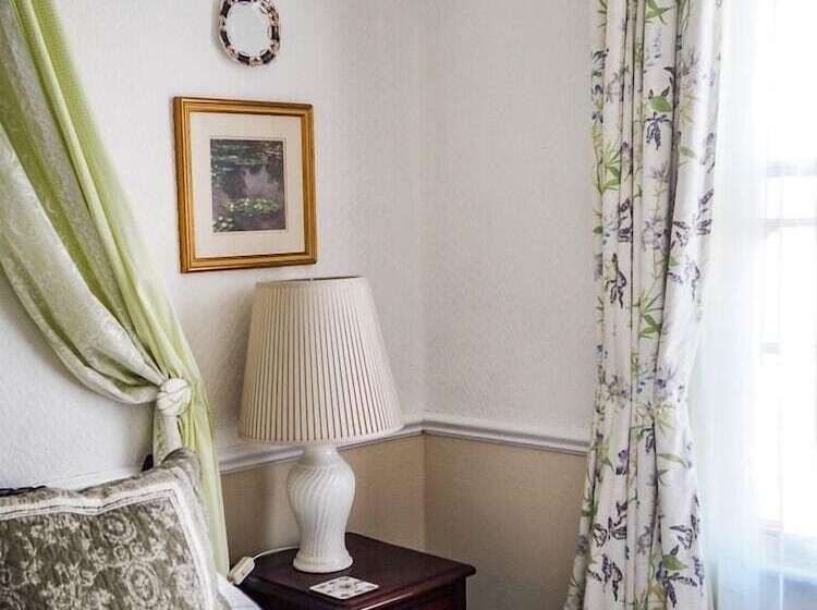 غرفة قياسية, Tall Storeys