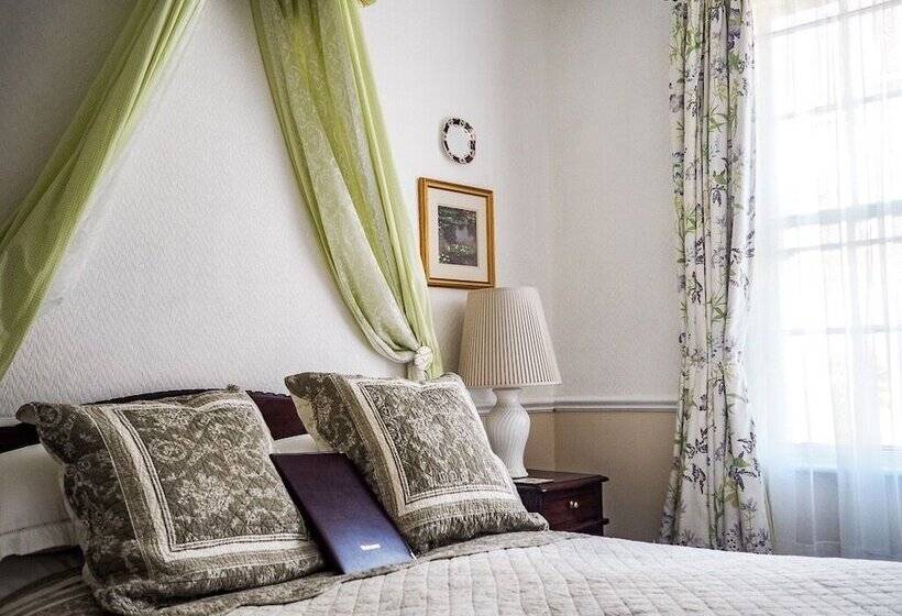 غرفة قياسية, Tall Storeys