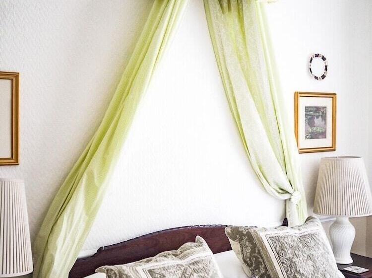 غرفة قياسية, Tall Storeys