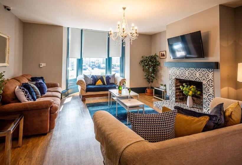 Номер Стандарт, The Stamford