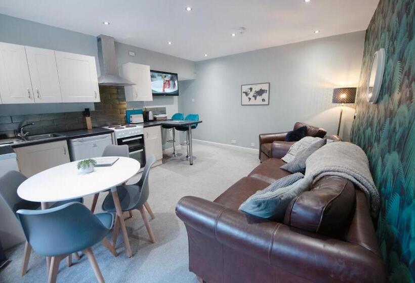 Апартаменты 3 Спальни, The Stamford