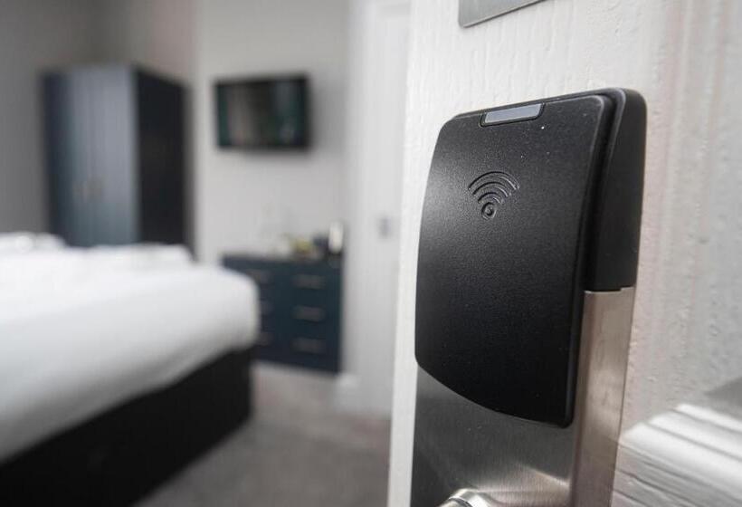 Апартаменты 3 Спальни, The Stamford