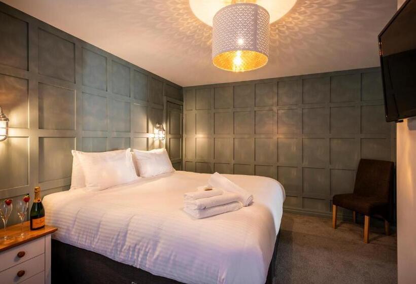 Апартаменты 3 Спальни, The Stamford