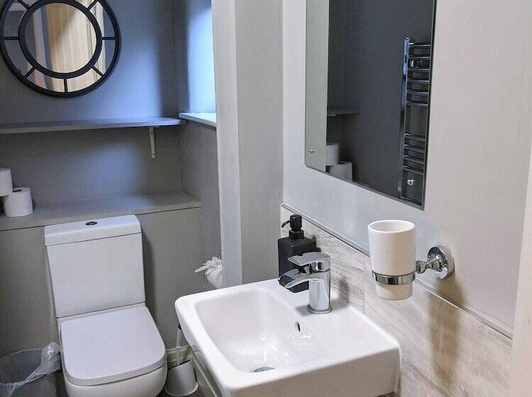 Апартаменты 3 Спальни, The Stamford