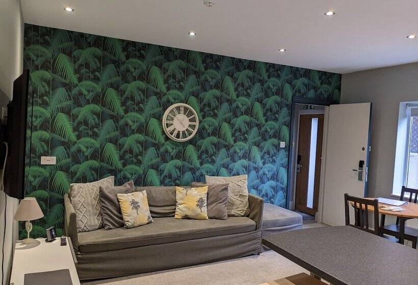 Апартаменты 3 Спальни, The Stamford