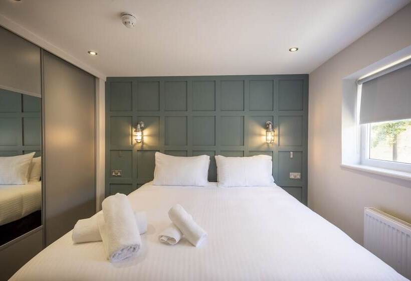 Апартаменты 3 Спальни, The Stamford