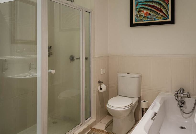 غرفة عائلية, Val Du Charron Wine & Leisure Estate