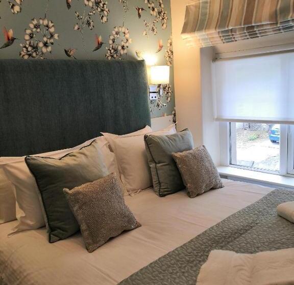 Basic Oda, The Westbourne