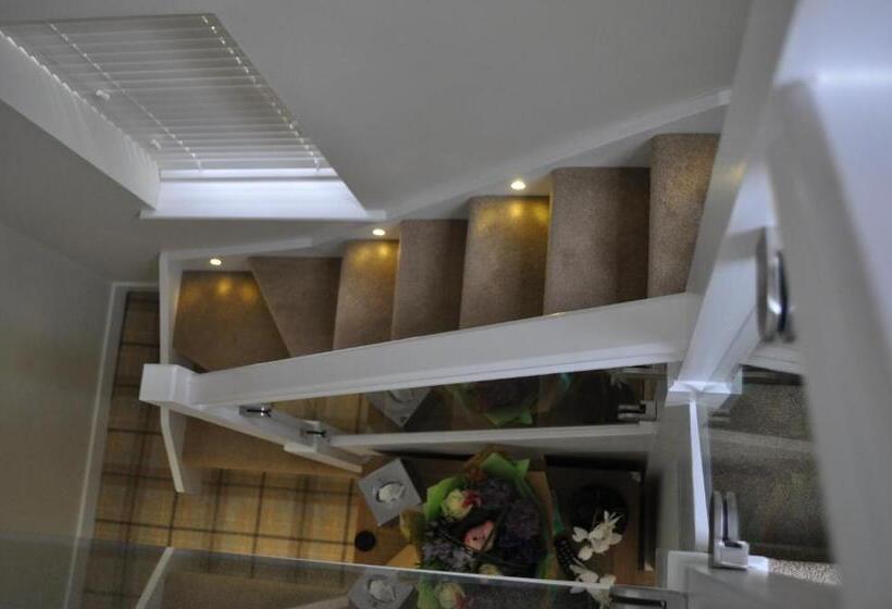 Kabin, The Westbourne