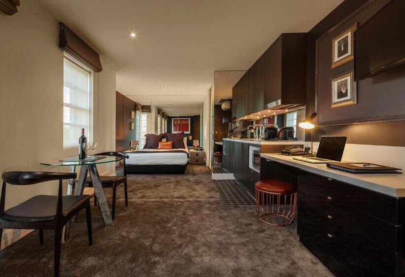 استودیو اجرایی, Quest East Melbourne