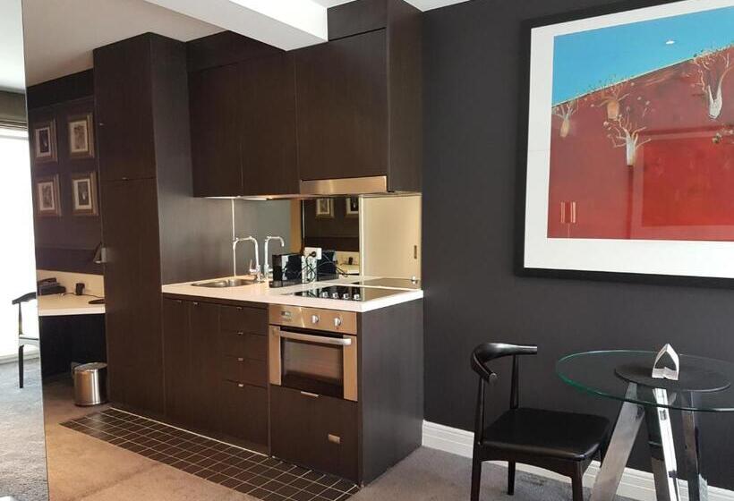 استودیو اجرایی, Quest East Melbourne