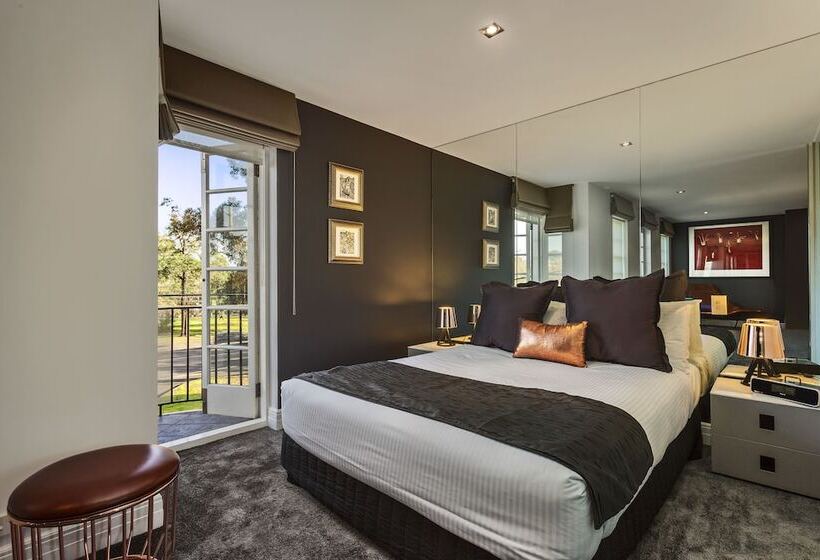 استودیو اجرایی, Quest East Melbourne