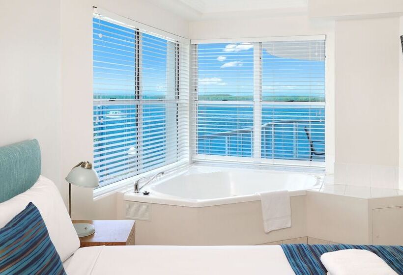 Апартаменты Deluxe 2 Спальни Вид на Море, Watermark Resort Caloundra