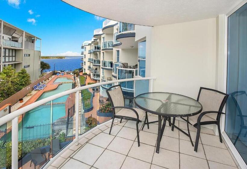 2 Bedroom Apartment with Views, Watermark Resort Caloundra