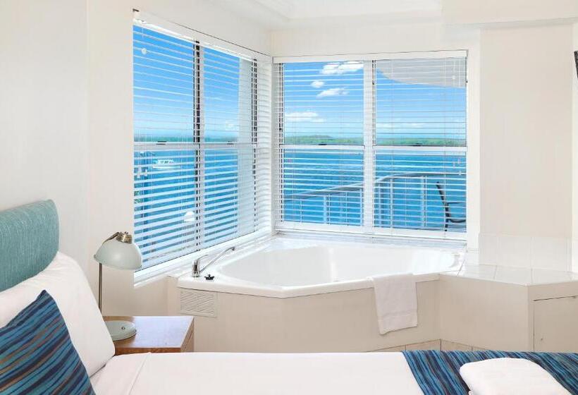 Апартаменты Deluxe 2 Спальни Вид на Море, Watermark Resort Caloundra