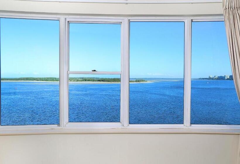 Апартаменты Deluxe 3 Спальни, Watermark Resort Caloundra