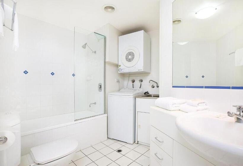Superior 2-bedroom flat with a view, Watermark Resort Caloundra