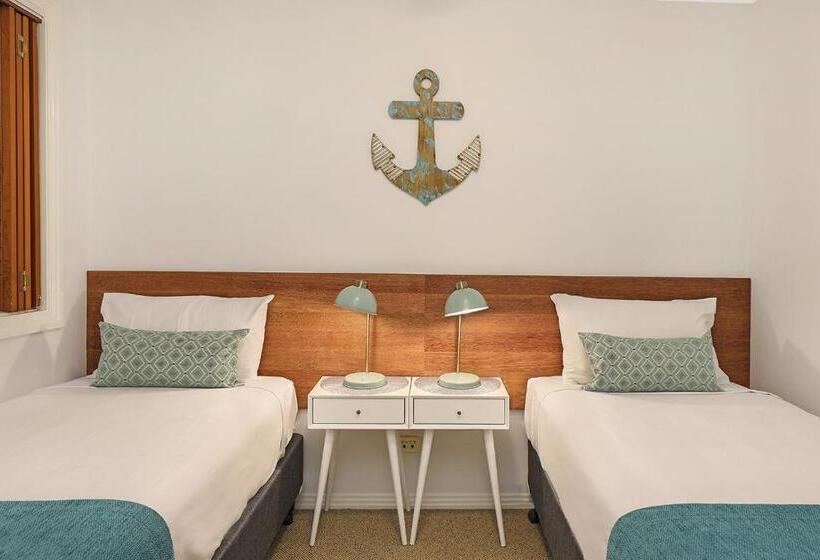 Superior 2-bedroom flat with a view, Watermark Resort Caloundra