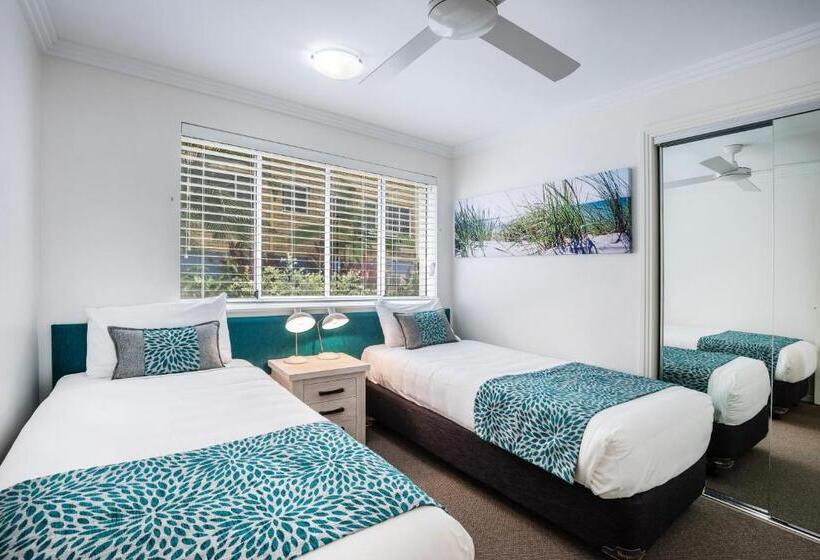 Superior 2-bedroom flat with a view, Watermark Resort Caloundra