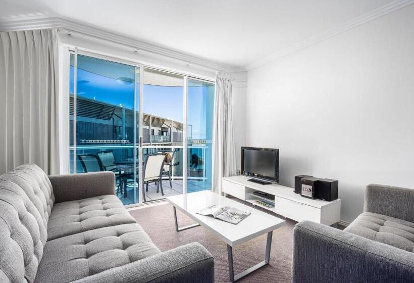 Superior 2-bedroom flat with a view, Watermark Resort Caloundra