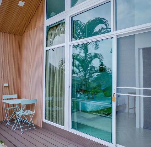 スイート（家族用）, Serene Khaokho