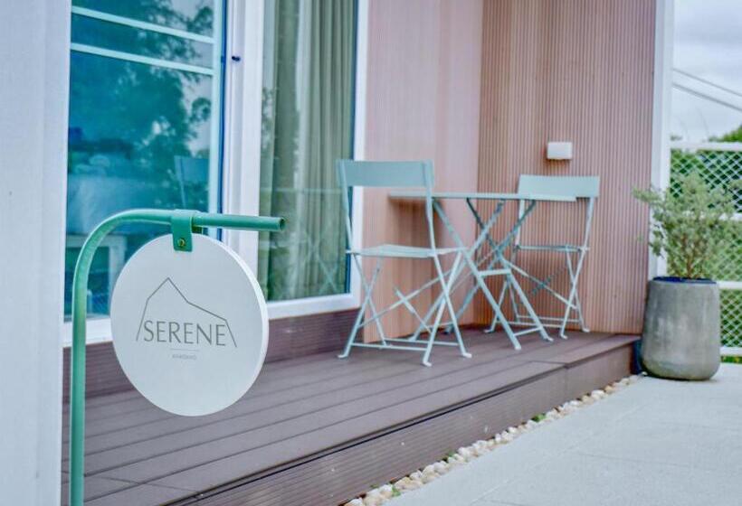スイート（家族用）, Serene Khaokho