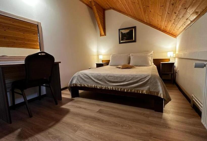 سوییت خانوادگی, Club Satelit Zlatibor