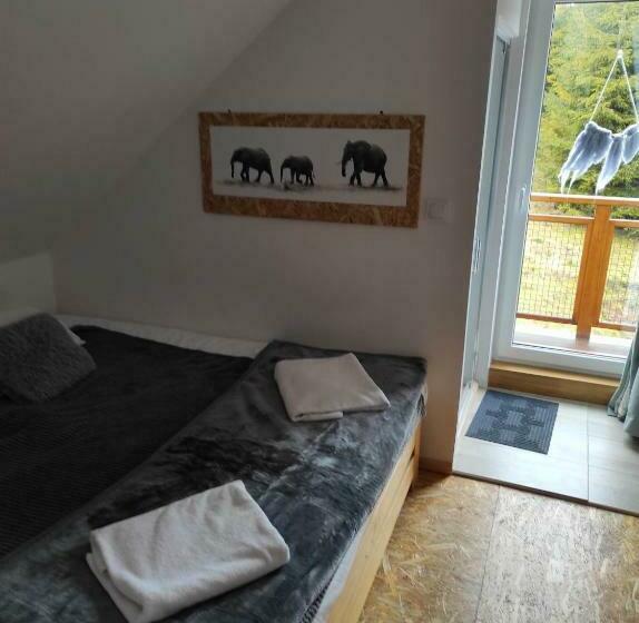 חדר בסיסי, Gościniec śliwkula