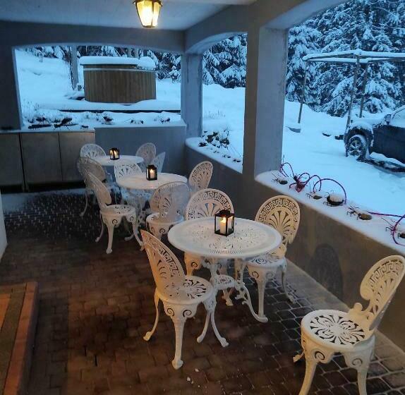 חדר בסיסי, Gościniec śliwkula