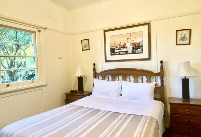 Perhebungalow, Leura House