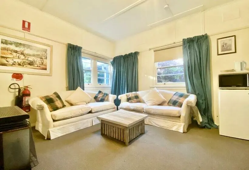 Perhebungalow, Leura House
